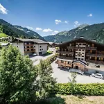 Montami, - By Emerald Apartament