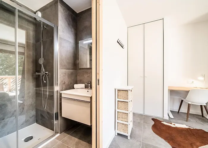 Montami, - By Emerald Appartement